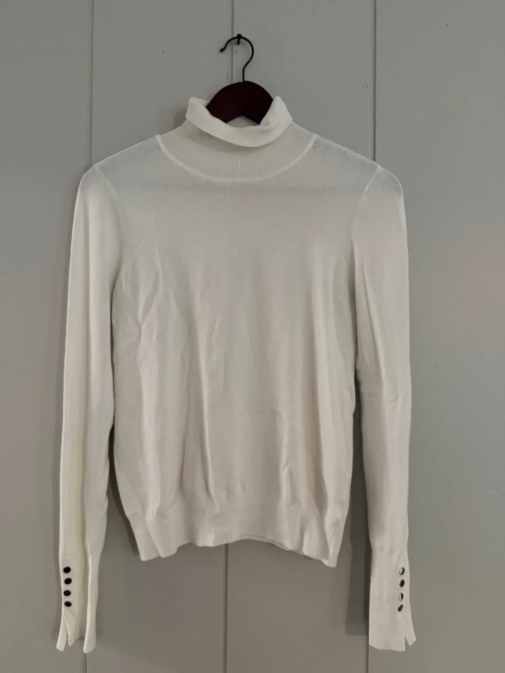 Skies Are Blue M White Turtleneck Sweater Gold Button Split Cuff